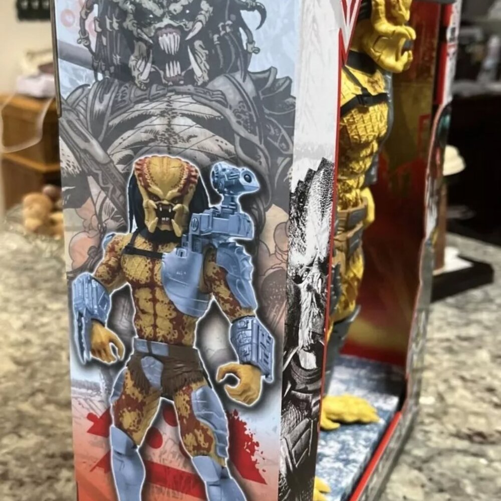 NEW IN BOX PREDATOR SUPER HUNTER 12" ACTION FIGURE - Picture 3 of 6